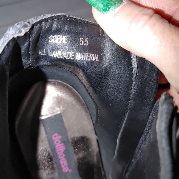 Boots - Picture 2 of 7